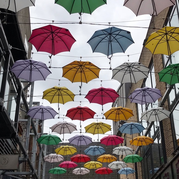 Welcome to my closet! 💚 - Picture 1 of 4